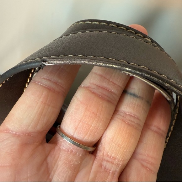 RELIC Red Paisley Embossed Satchel Brown Crossbody Strap Boston Bag Tooled - Picture 13 of 14